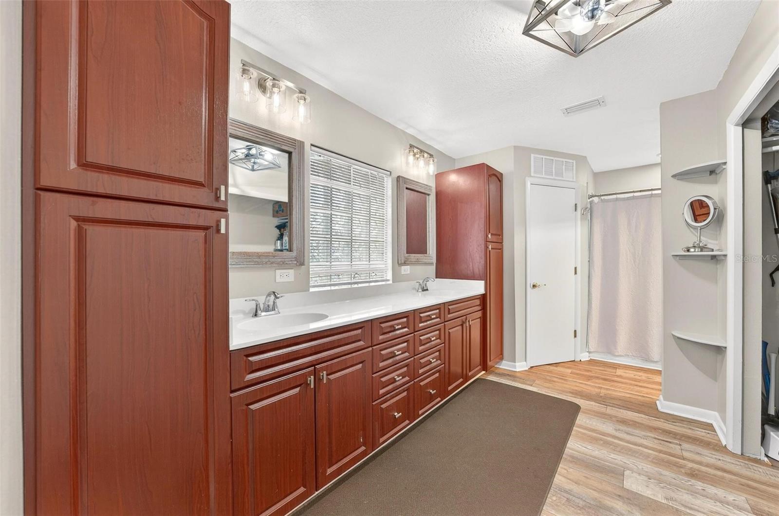 Image 36 of 100 For 12650 98th Lane