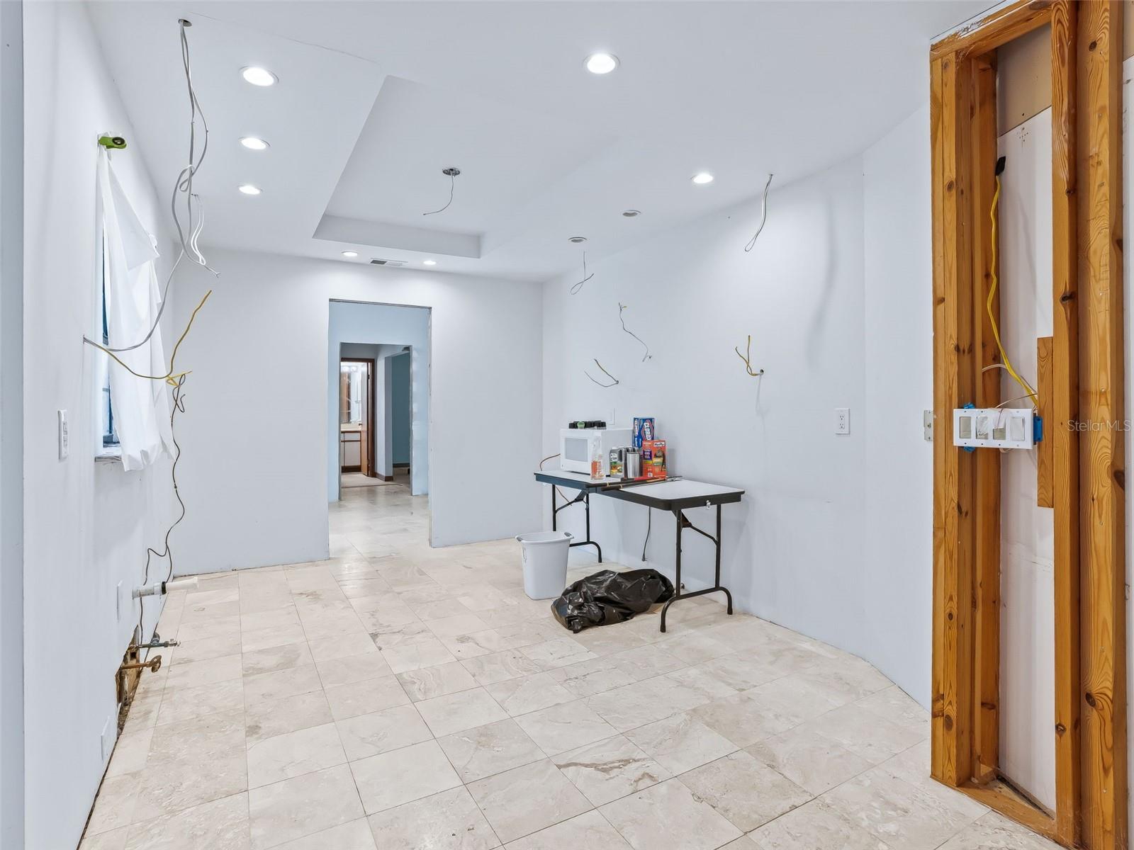 Image 14 of 41 For 10120 71st Court