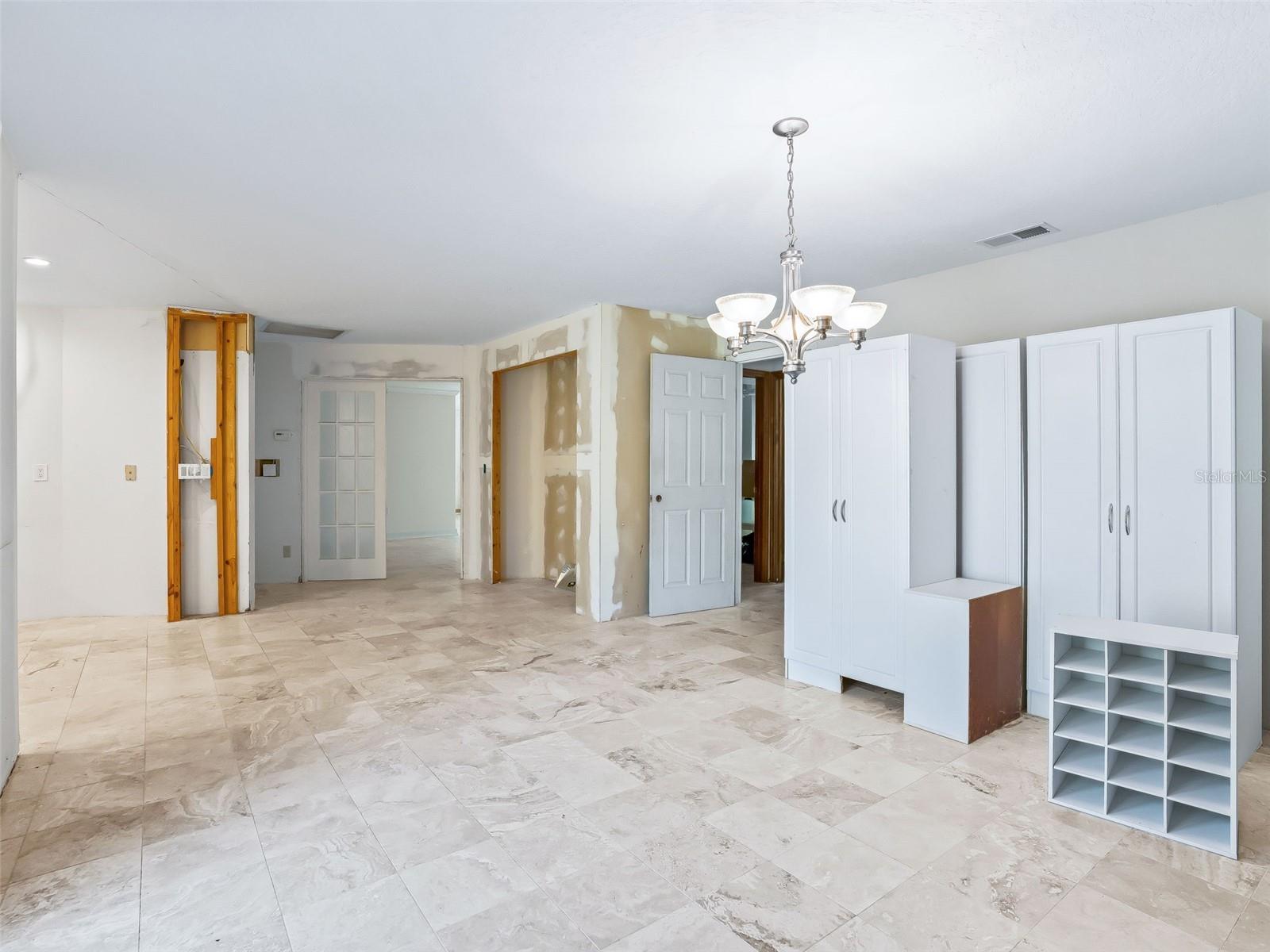 Image 18 of 41 For 10120 71st Court