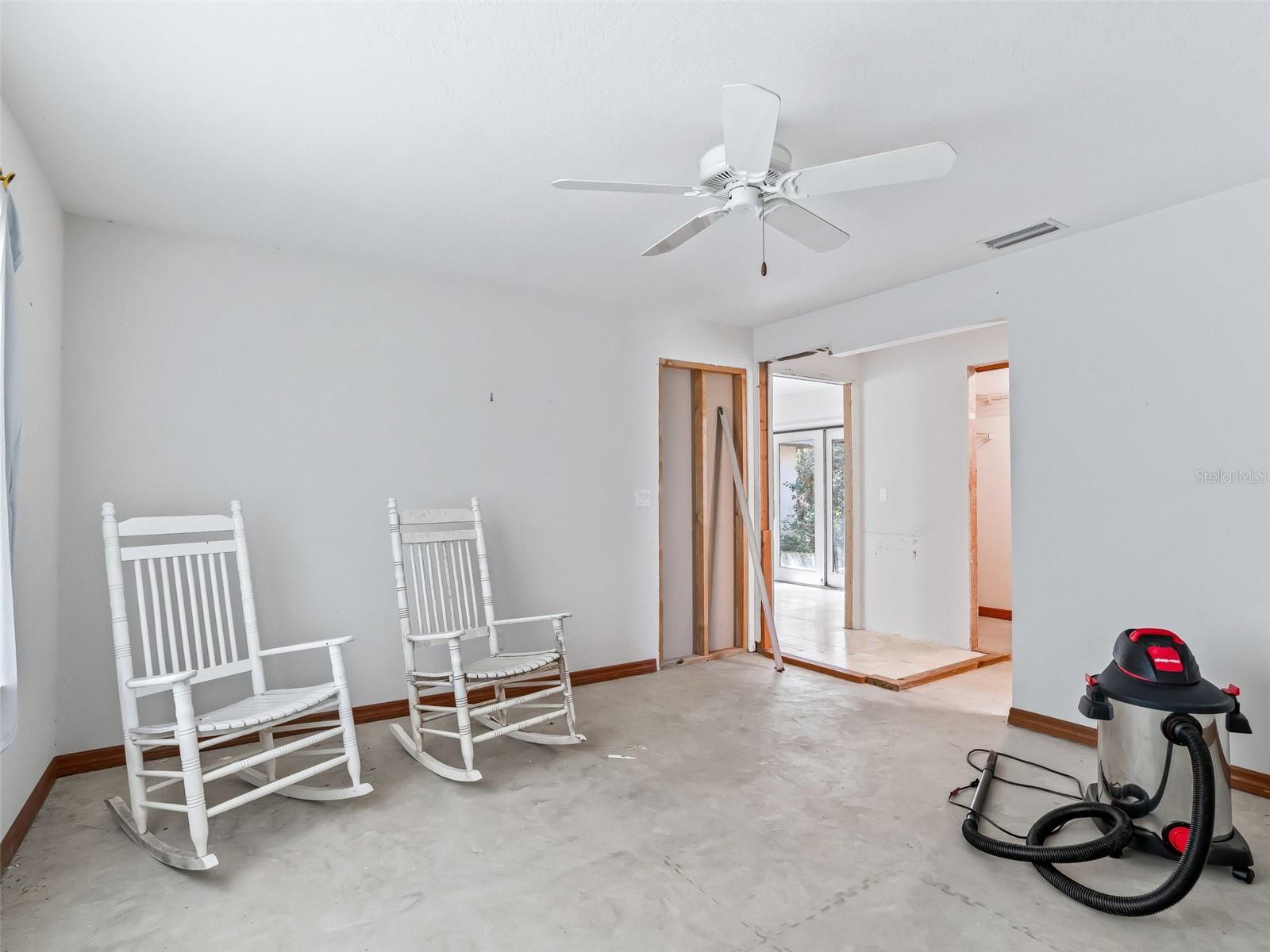 Image 26 of 41 For 10120 71st Court