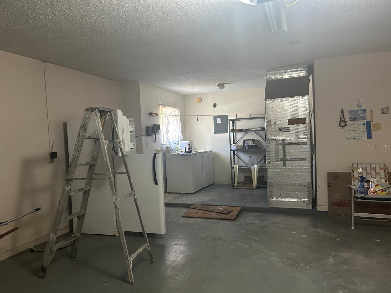 Image 21 of 26 For 568 Silver Course Loop