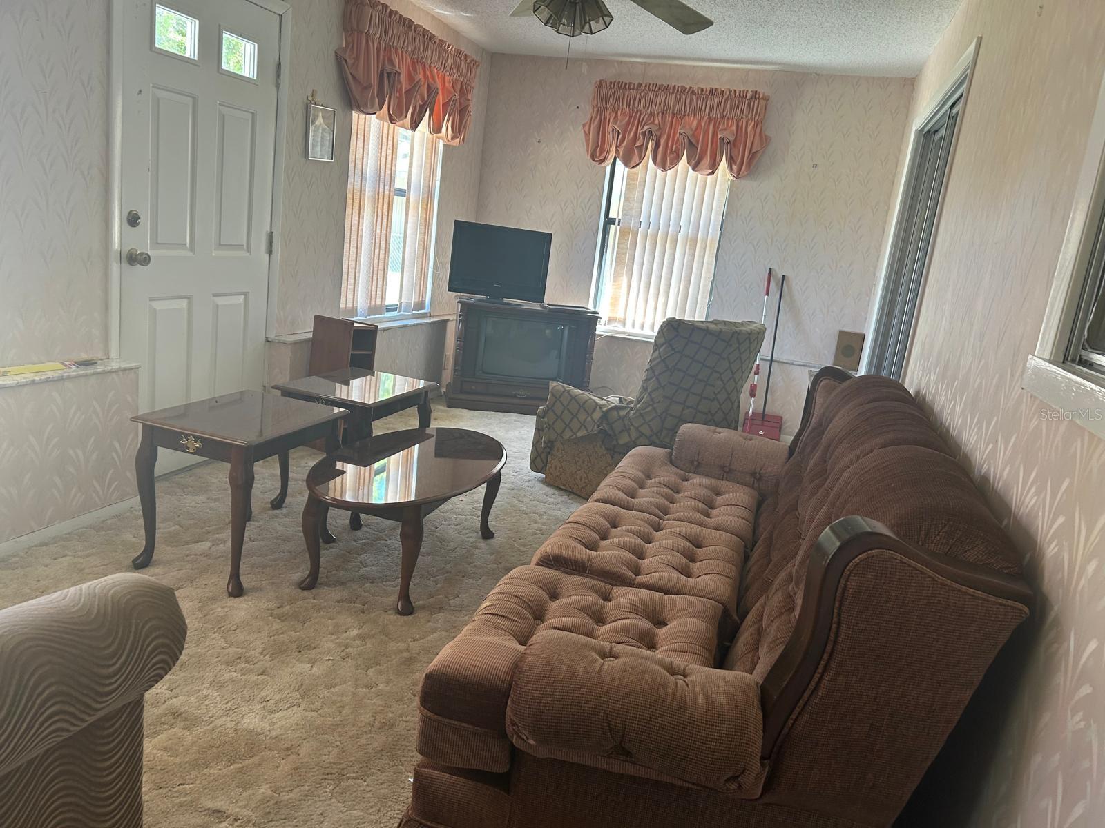 Image 9 of 26 For 568 Silver Course Loop