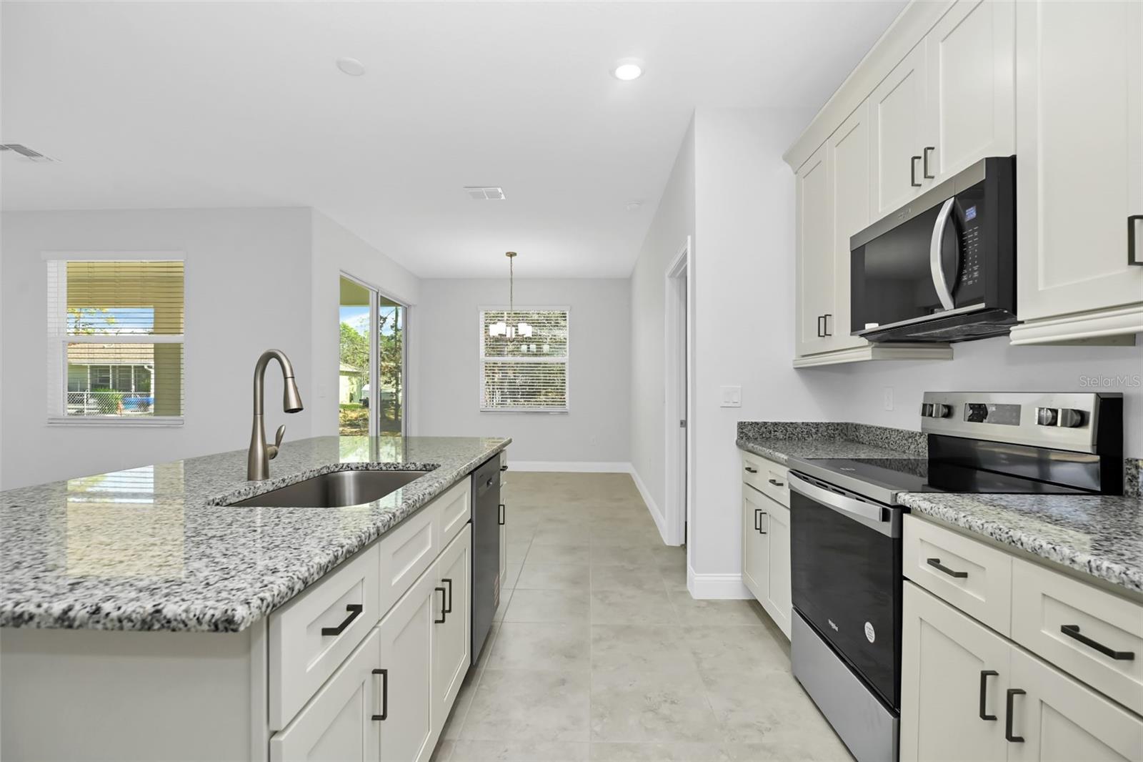 Image 14 of 35 For 7270 Glenridge Circle 13