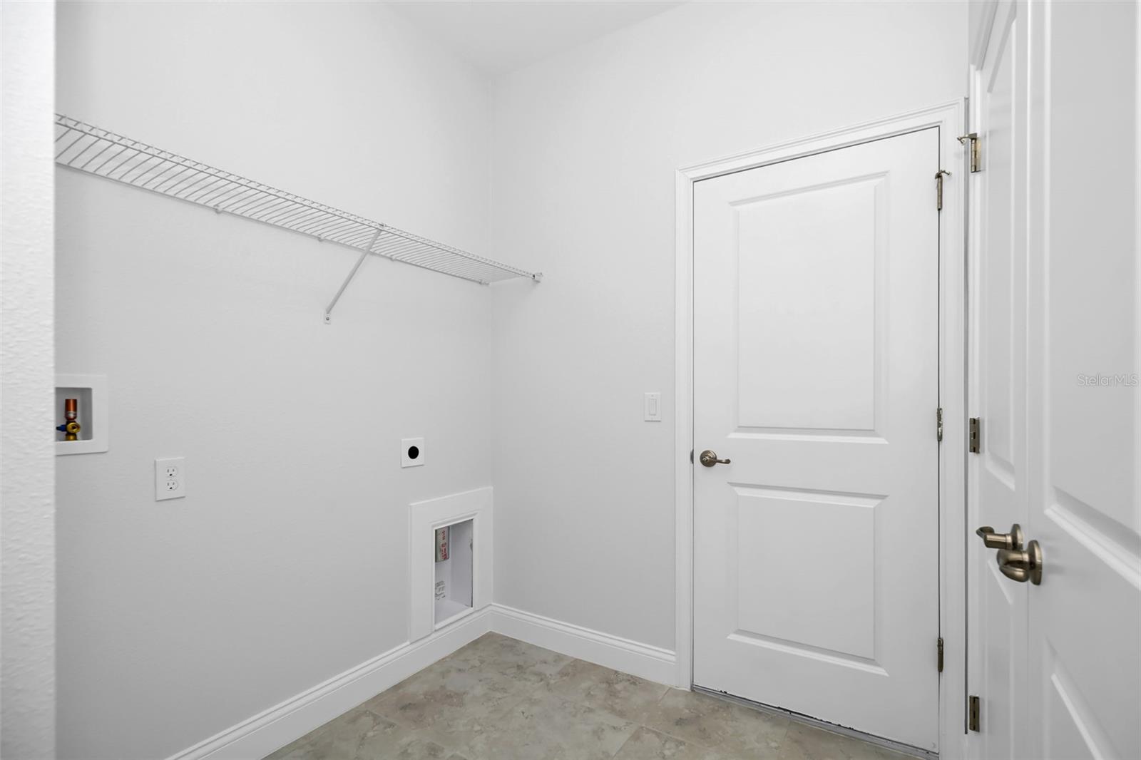 Image 17 of 35 For 7270 Glenridge Circle 13