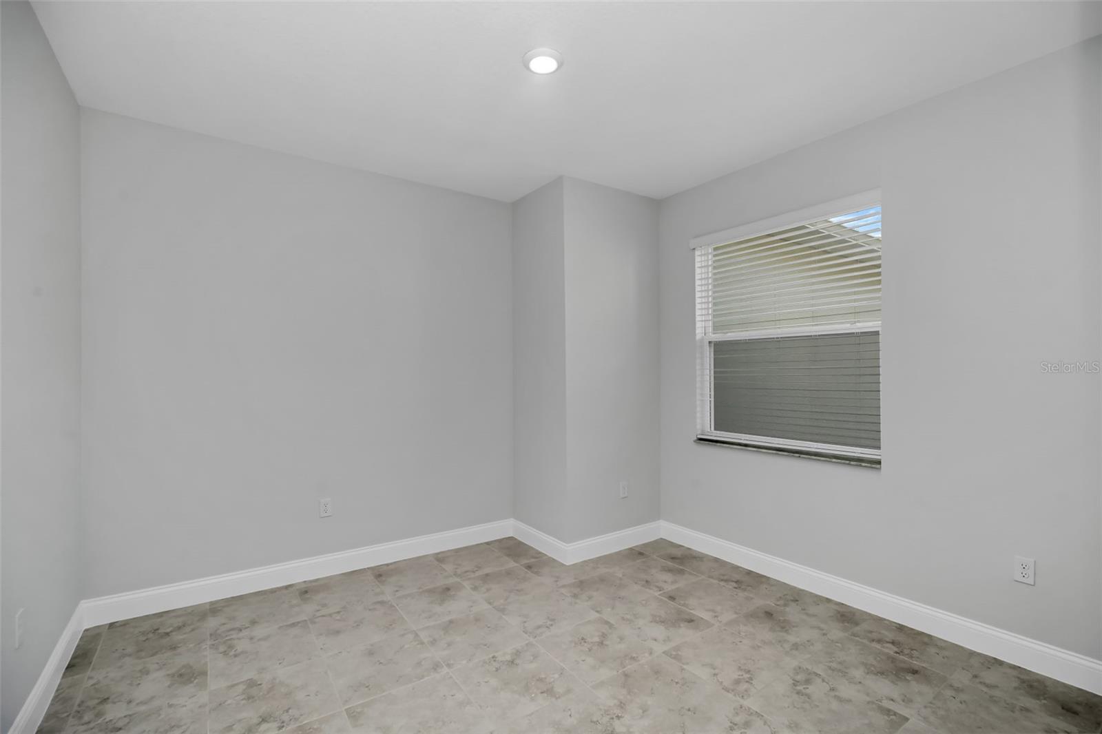 Image 29 of 35 For 7270 Glenridge Circle 13