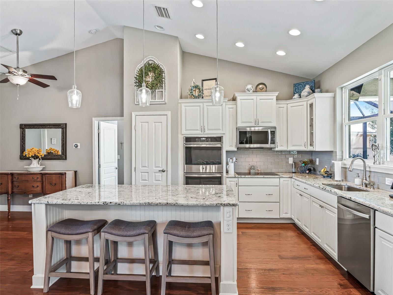 Image 15 of 54 For 1410 Meadow View Way