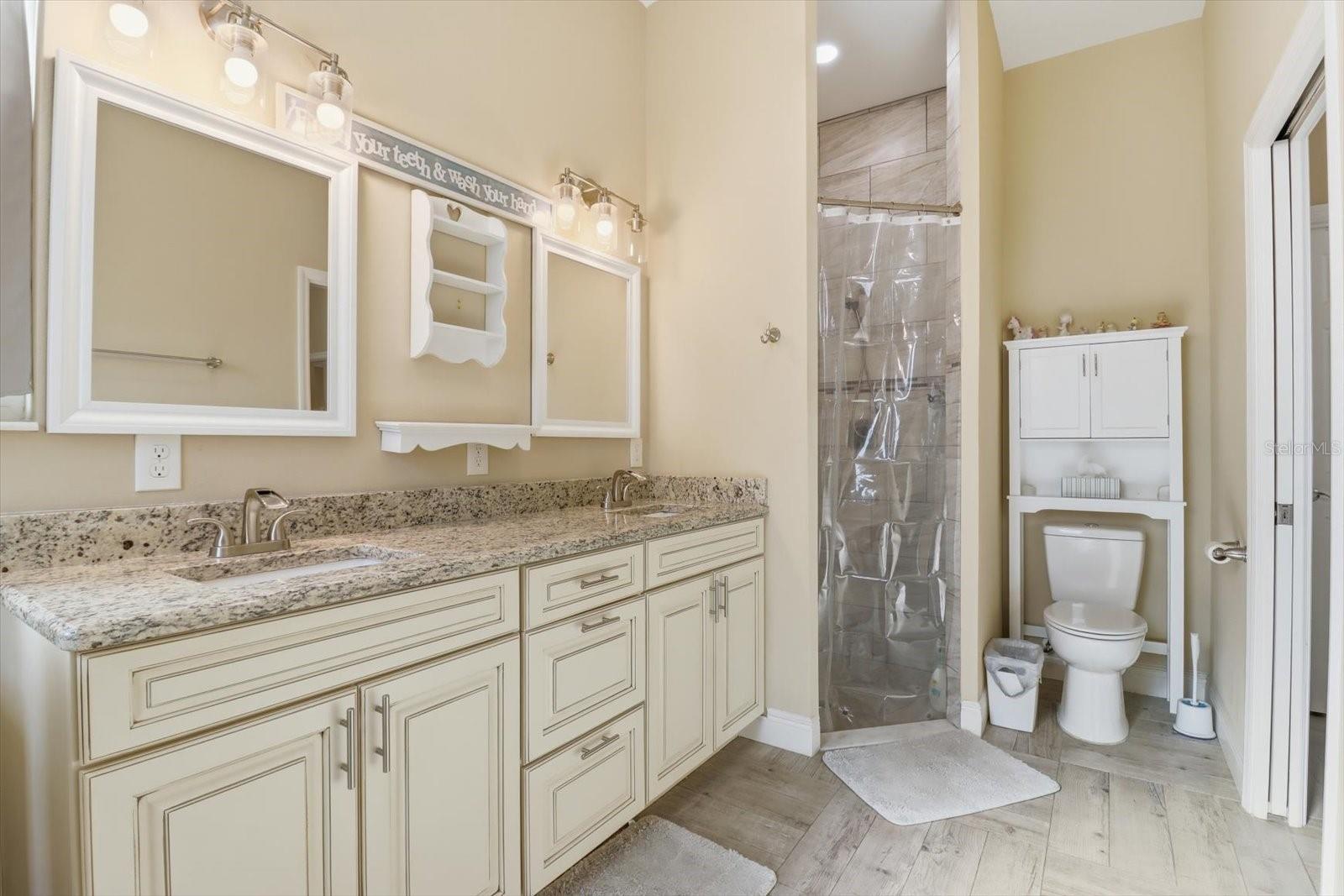 Listing photo id 17 for 16146 Magnolia Warbler Road