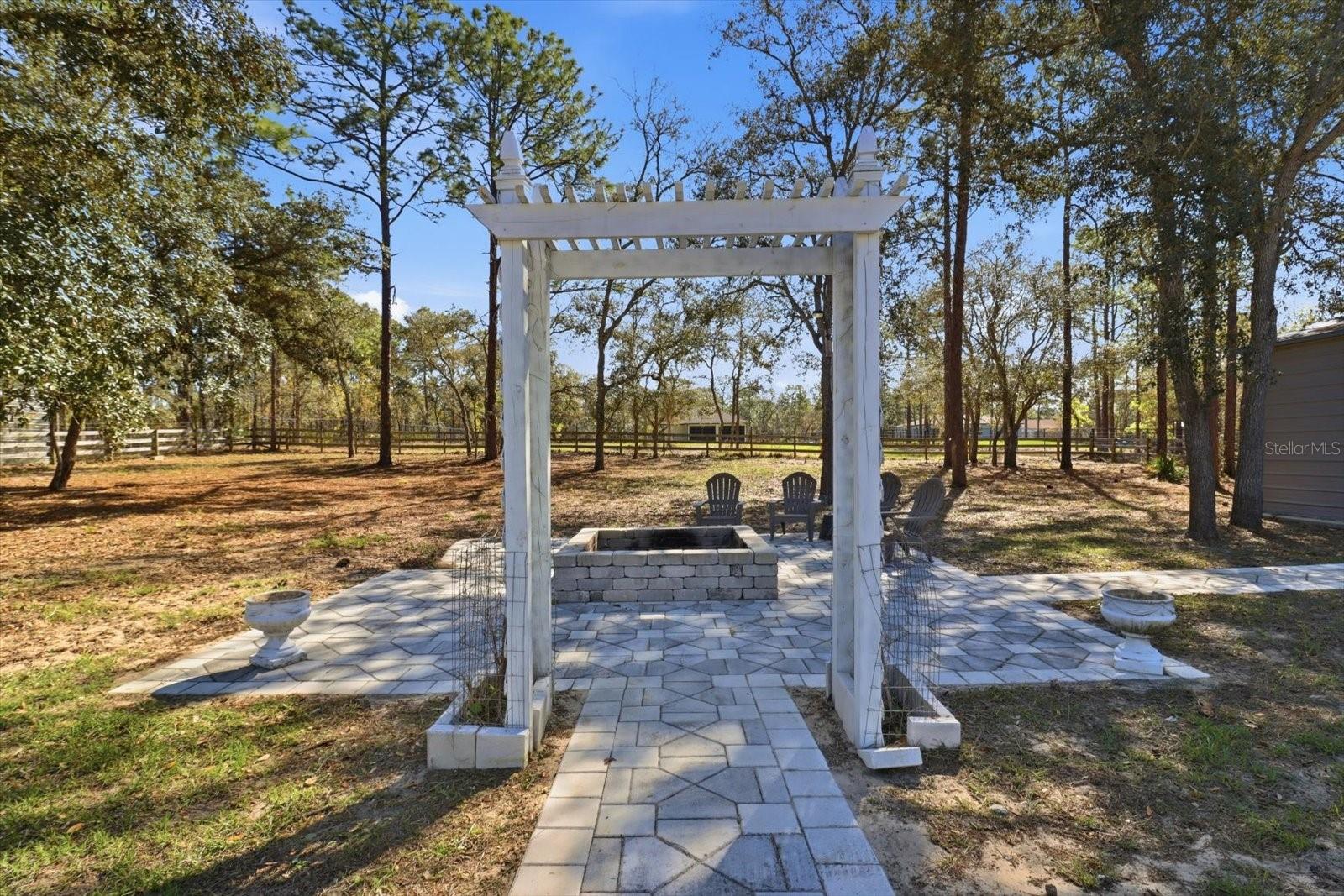 Listing photo id 33 for 16146 Magnolia Warbler Road