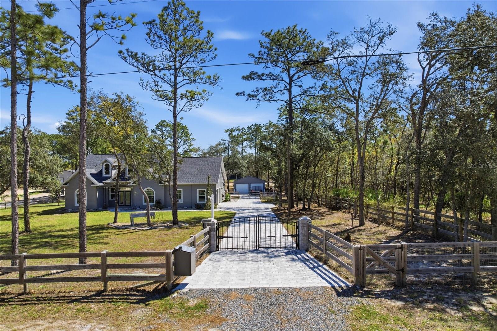 Listing photo id 37 for 16146 Magnolia Warbler Road