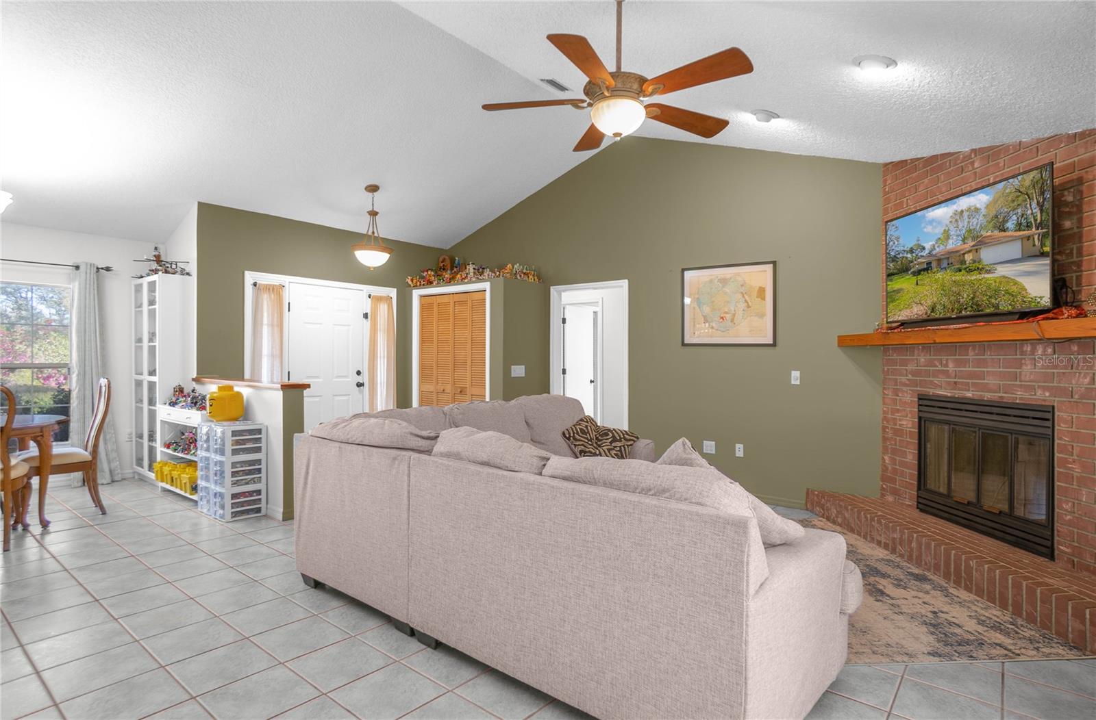 Image 11 of 56 For 826 Gaines Lane