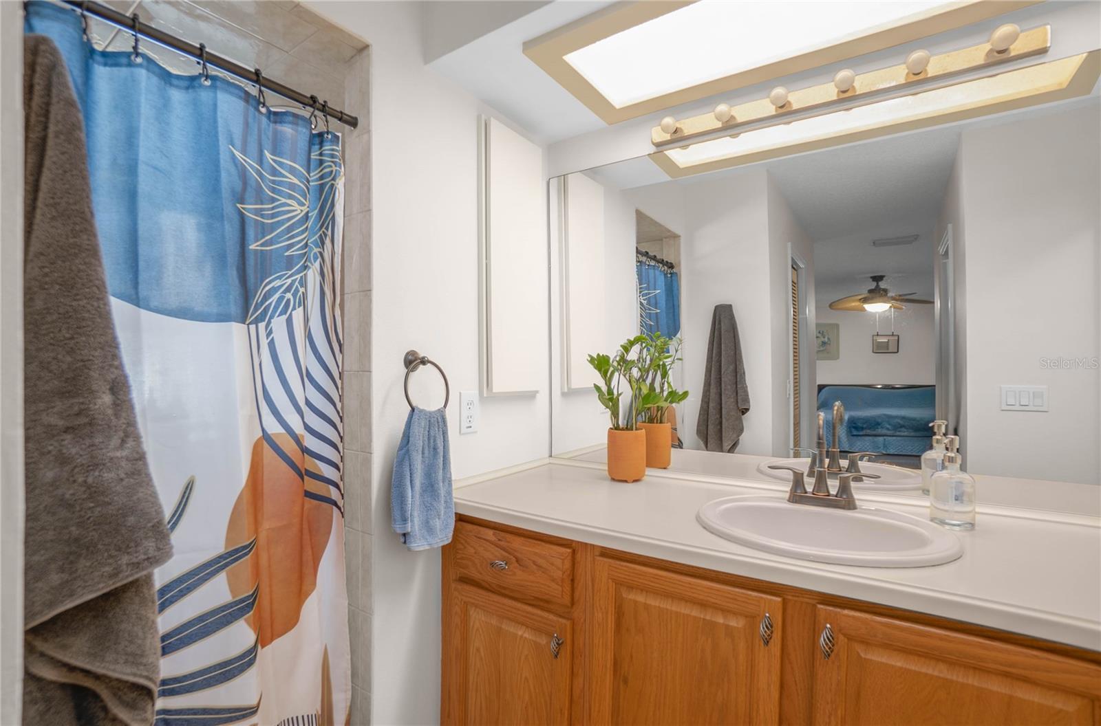 Image 19 of 56 For 826 Gaines Lane