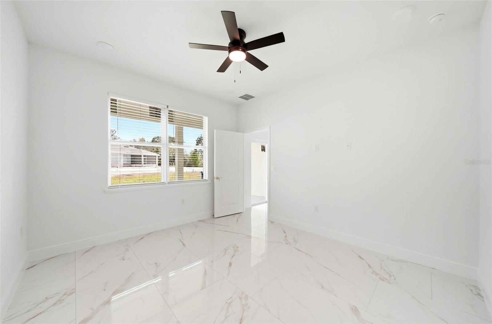 Image 21 of 35 For 2180 Cogan Drive Se