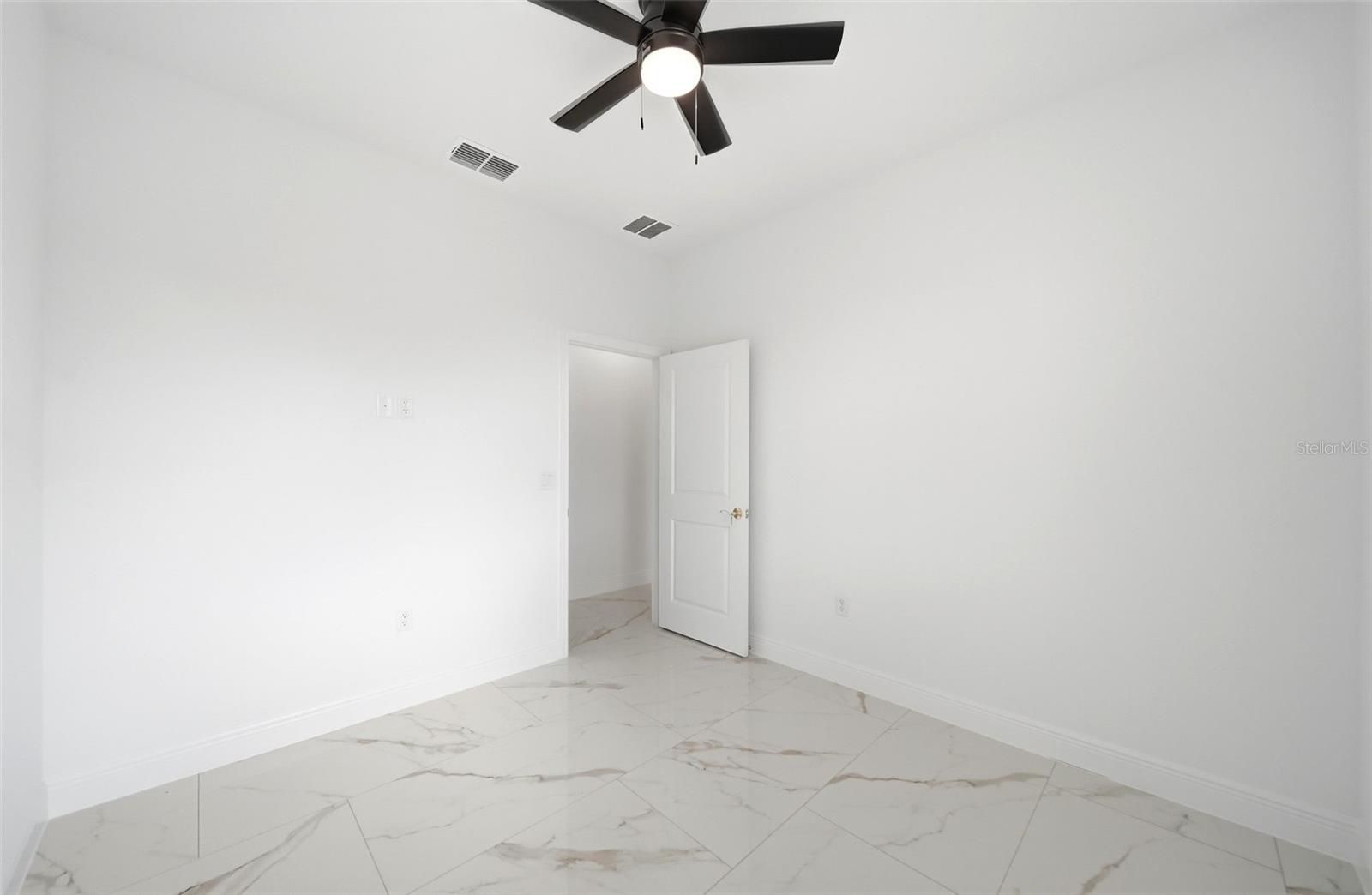 Image 27 of 35 For 2180 Cogan Drive Se