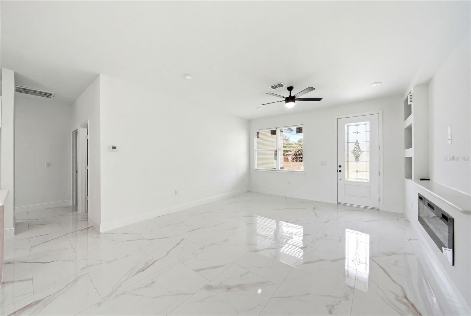 Image 8 of 35 For 2180 Cogan Drive Se