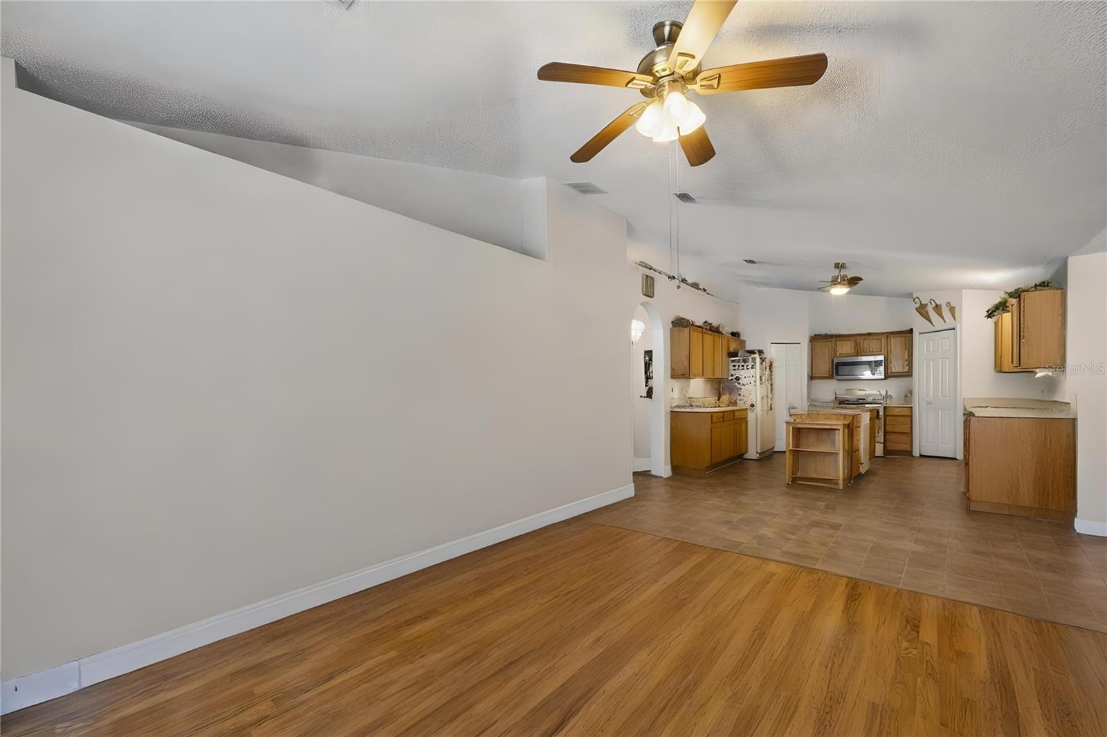 Listing photo id 16 for 8453 Apple Orchard Road