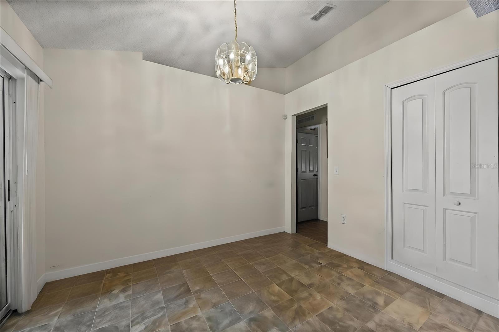 Listing photo id 17 for 8453 Apple Orchard Road