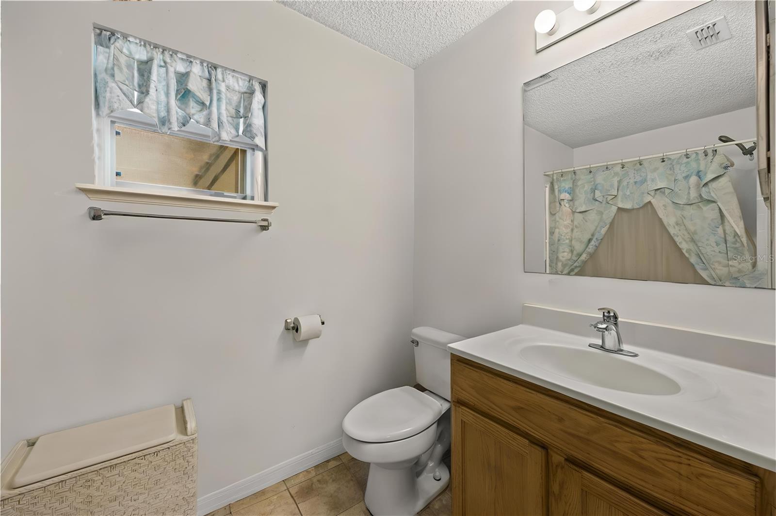 Listing photo id 22 for 8453 Apple Orchard Road