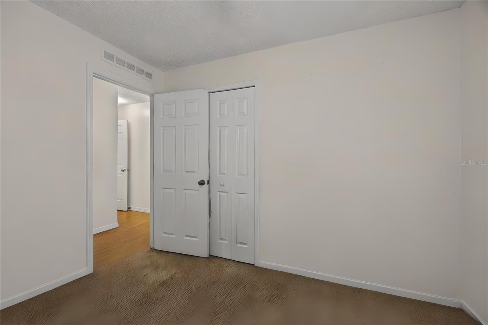 Listing photo id 24 for 8453 Apple Orchard Road