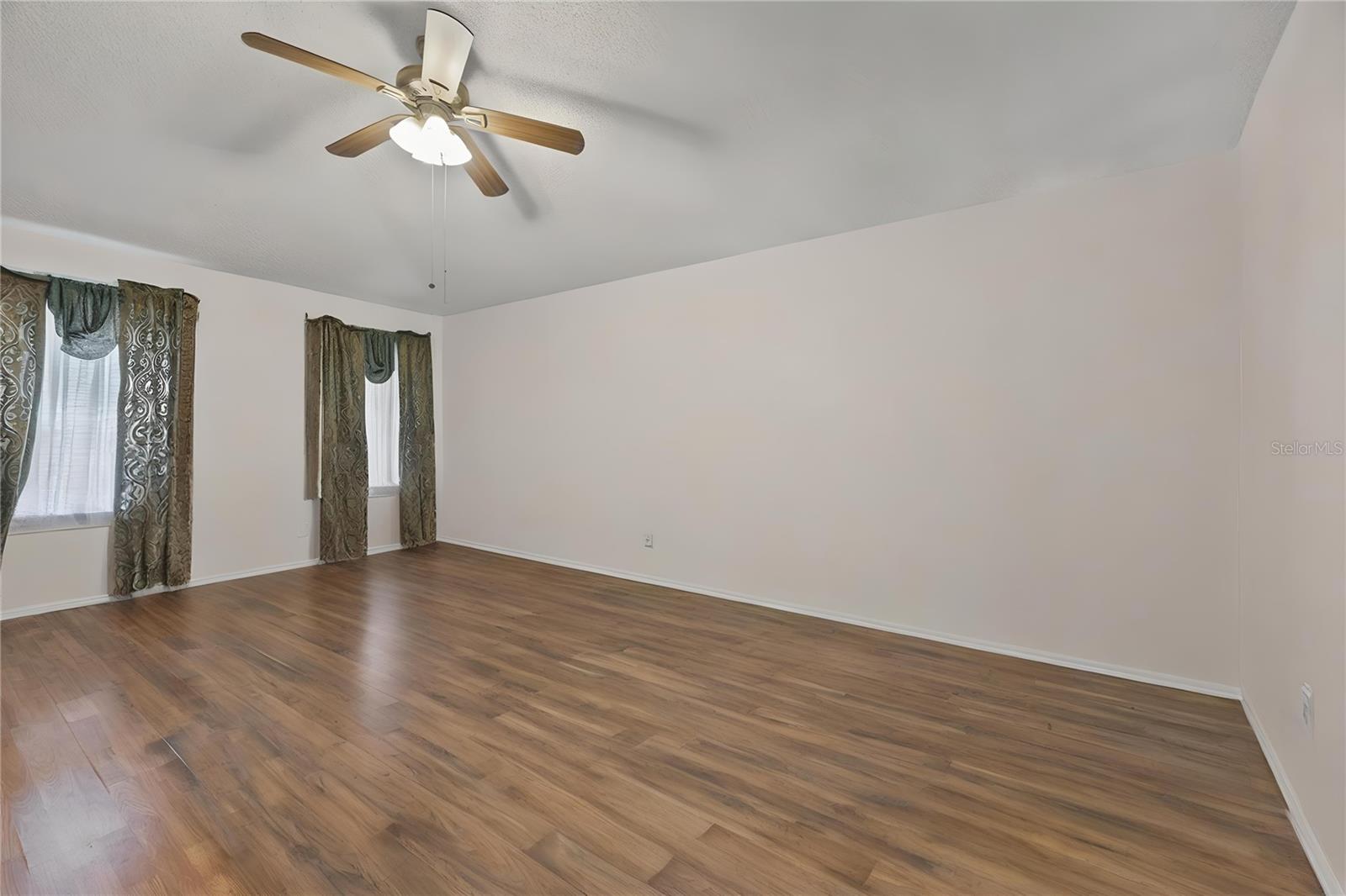 Listing photo id 25 for 8453 Apple Orchard Road