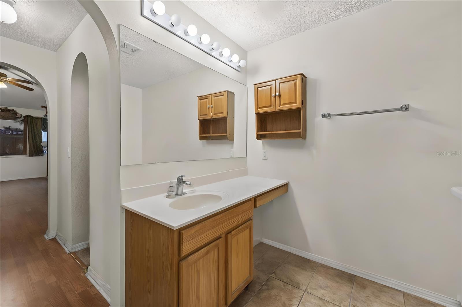 Listing photo id 3 for 8453 Apple Orchard Road