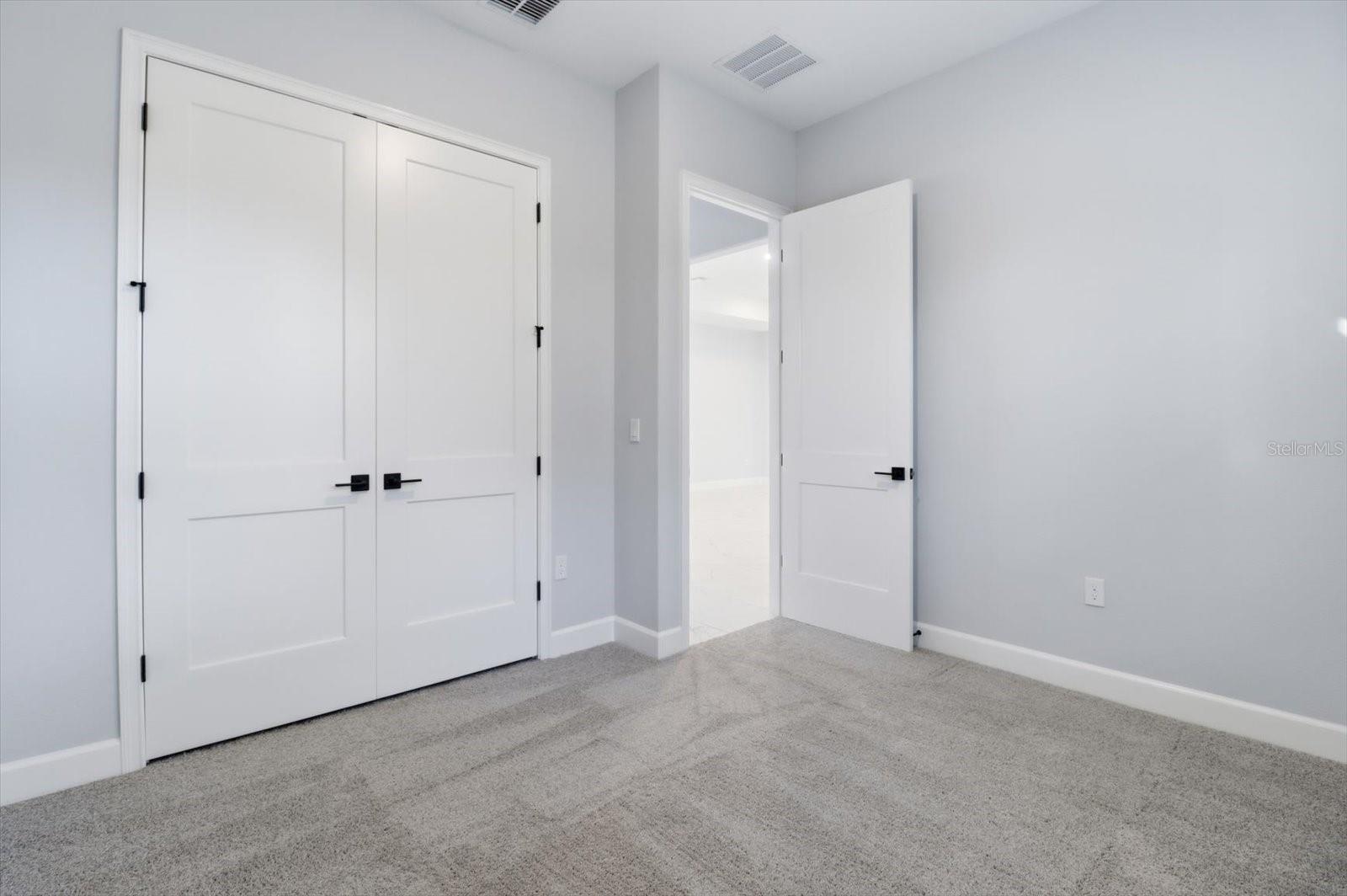 Image 26 of 46 For 2871 Mustang Boulevard 3