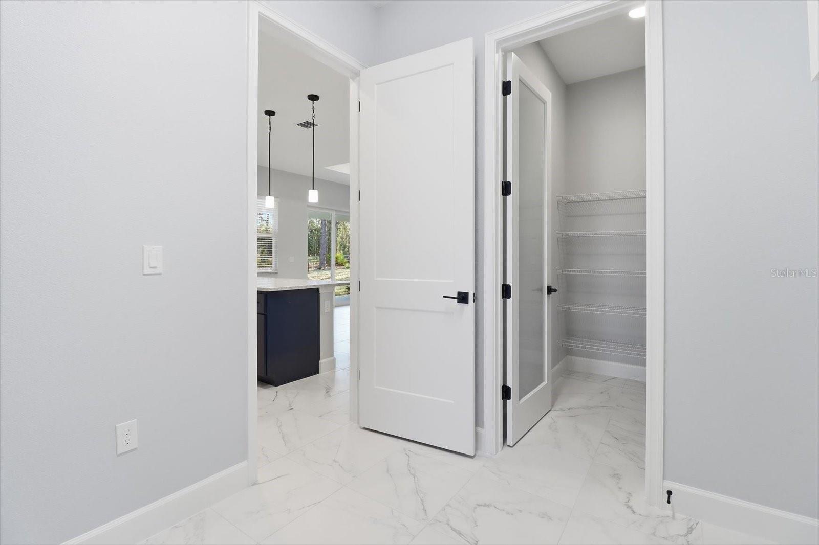 Image 36 of 46 For 2871 Mustang Boulevard 3