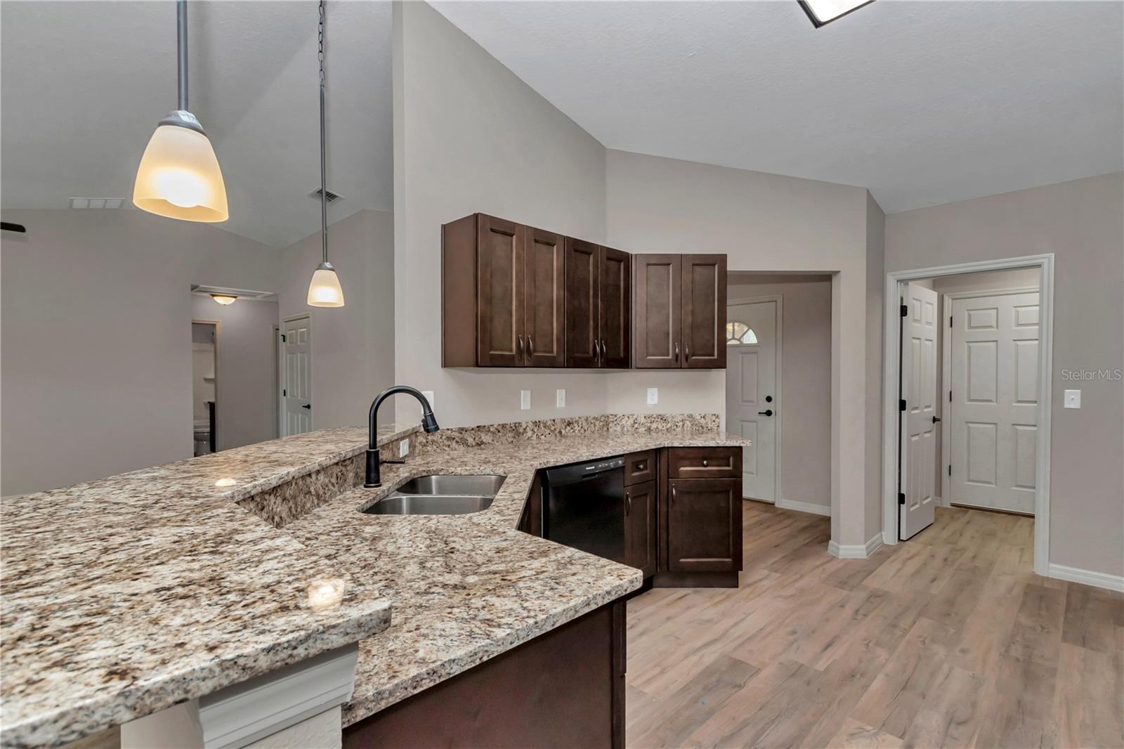 Image 10 of 31 For 12841 83rd Terrace