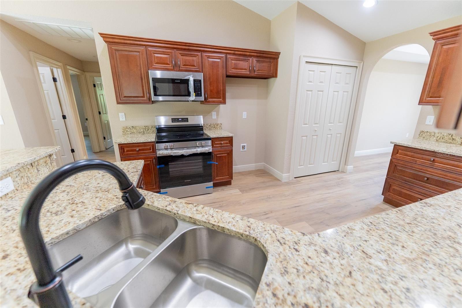 Image 21 of 65 For 22263 Edgewater Boulevard