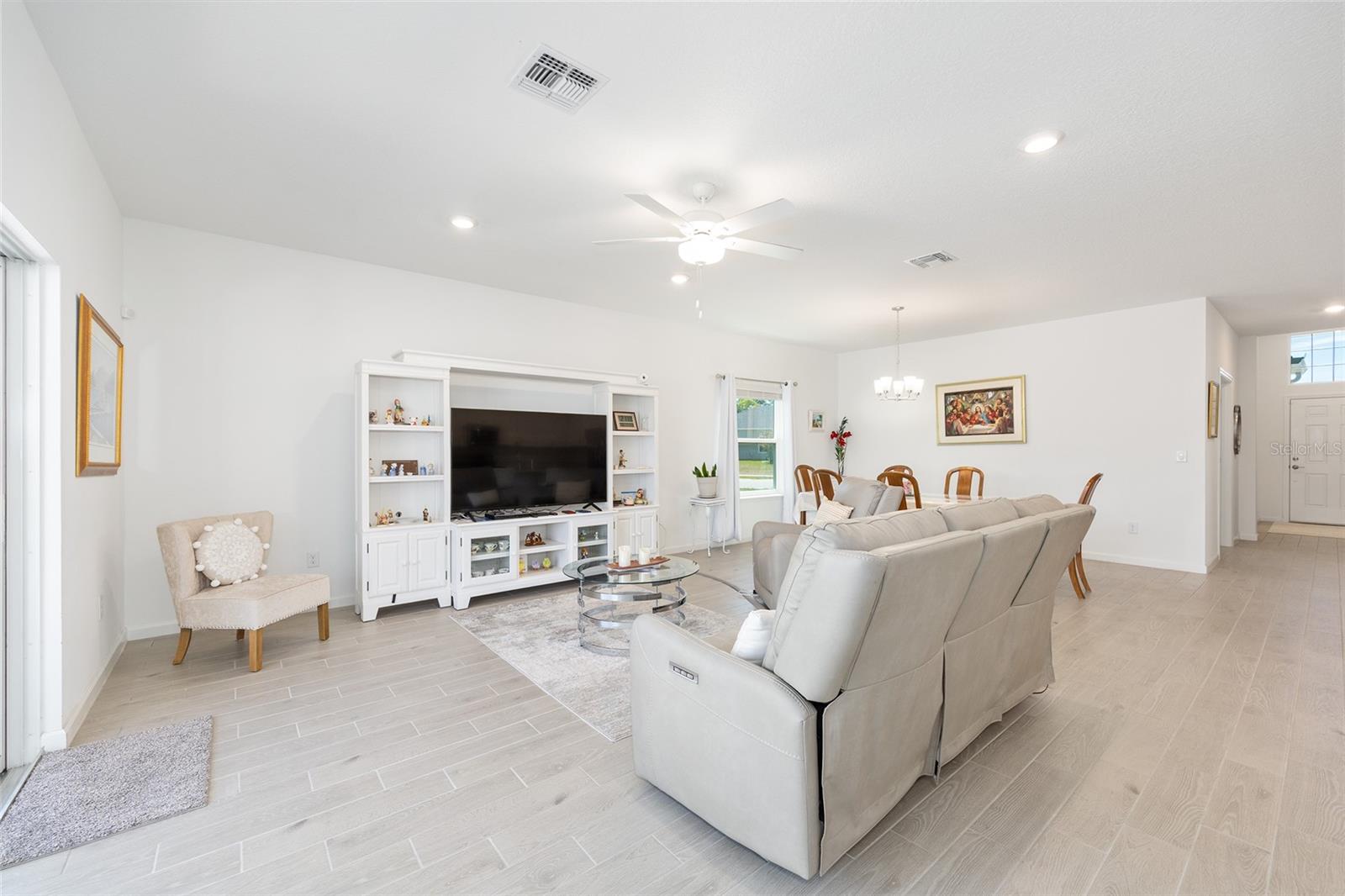 Image 11 of 41 For 7549 77th Avenue