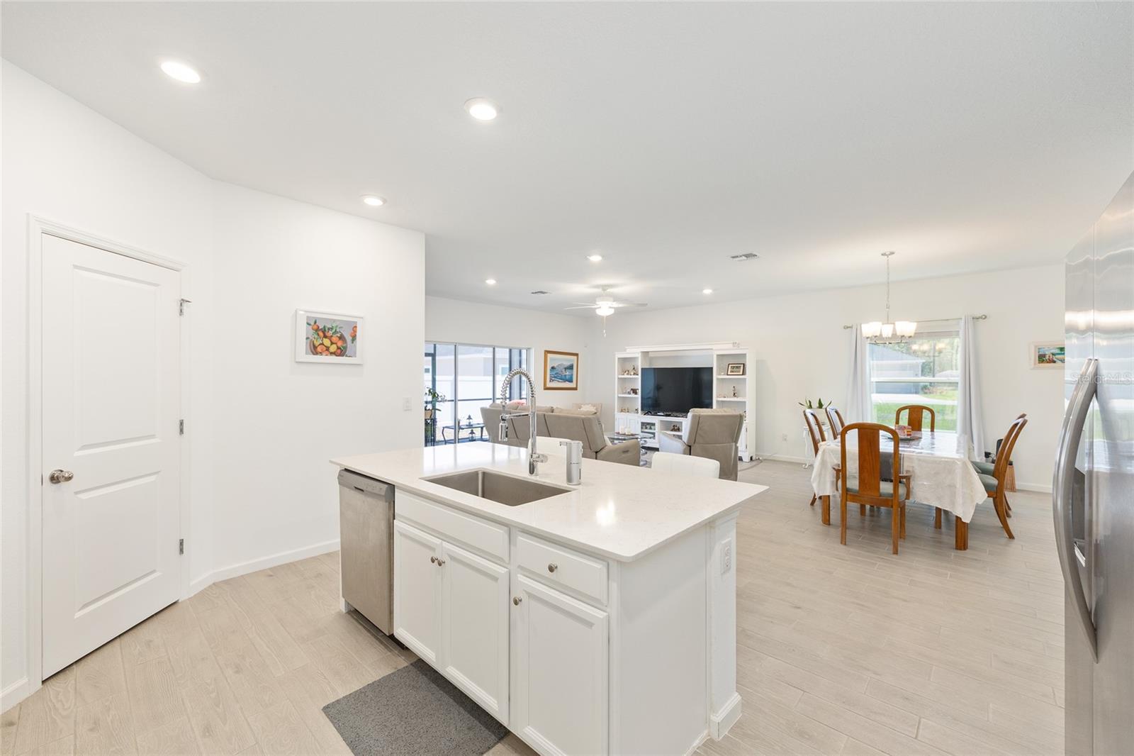 Image 18 of 41 For 7549 77th Avenue