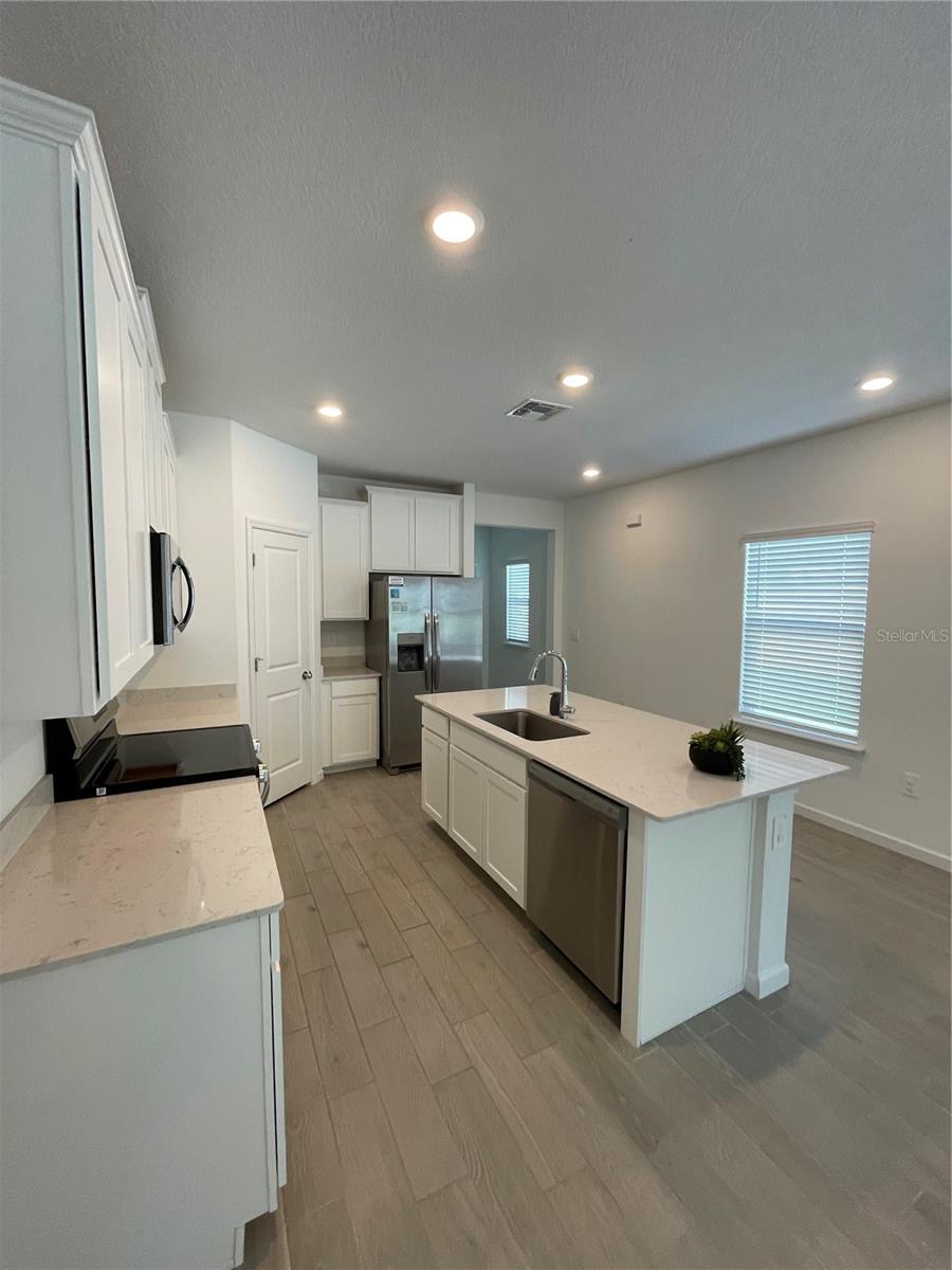 Image 14 of 38 For 1979 44th Court Road