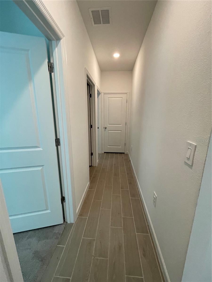 Image 17 of 38 For 1979 44th Court Road