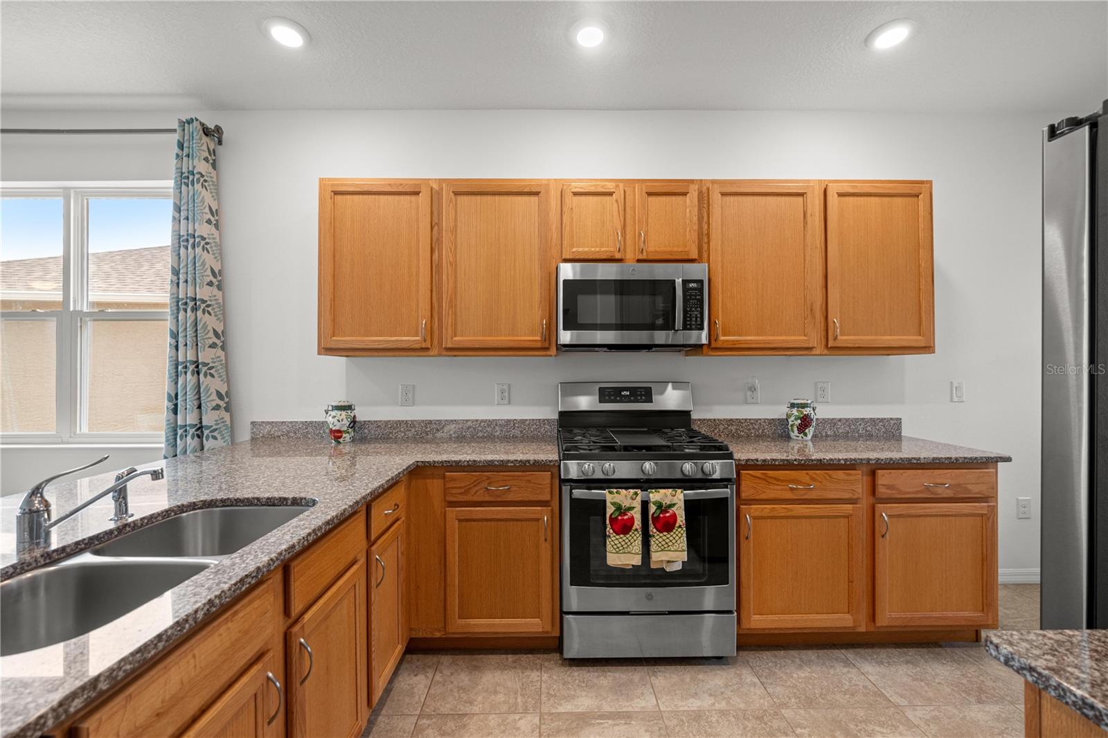 Image 10 of 33 For 7737 86th Loop