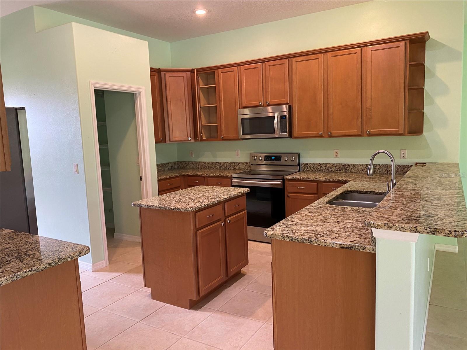 Image 11 of 25 For 12934 Colonnade Circle