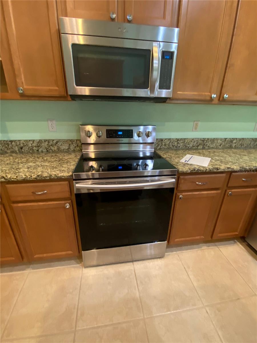 Image 12 of 25 For 12934 Colonnade Circle