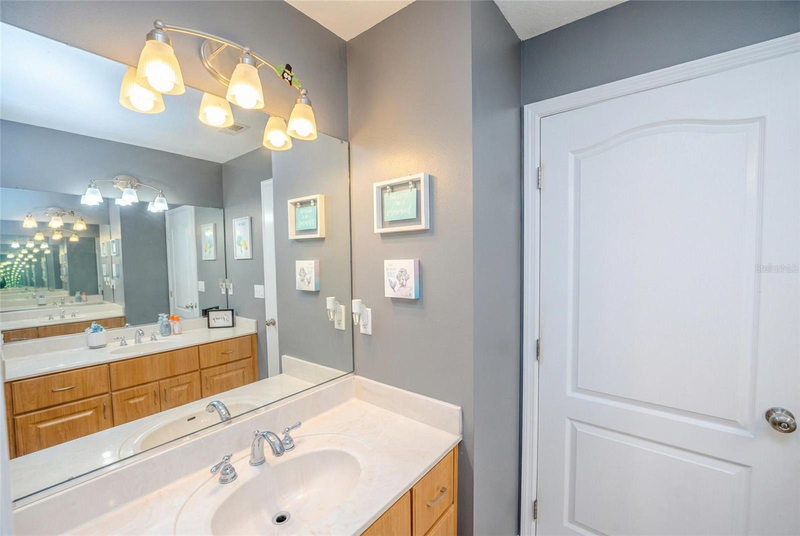 Image 21 of 46 For 4719 32nd Street