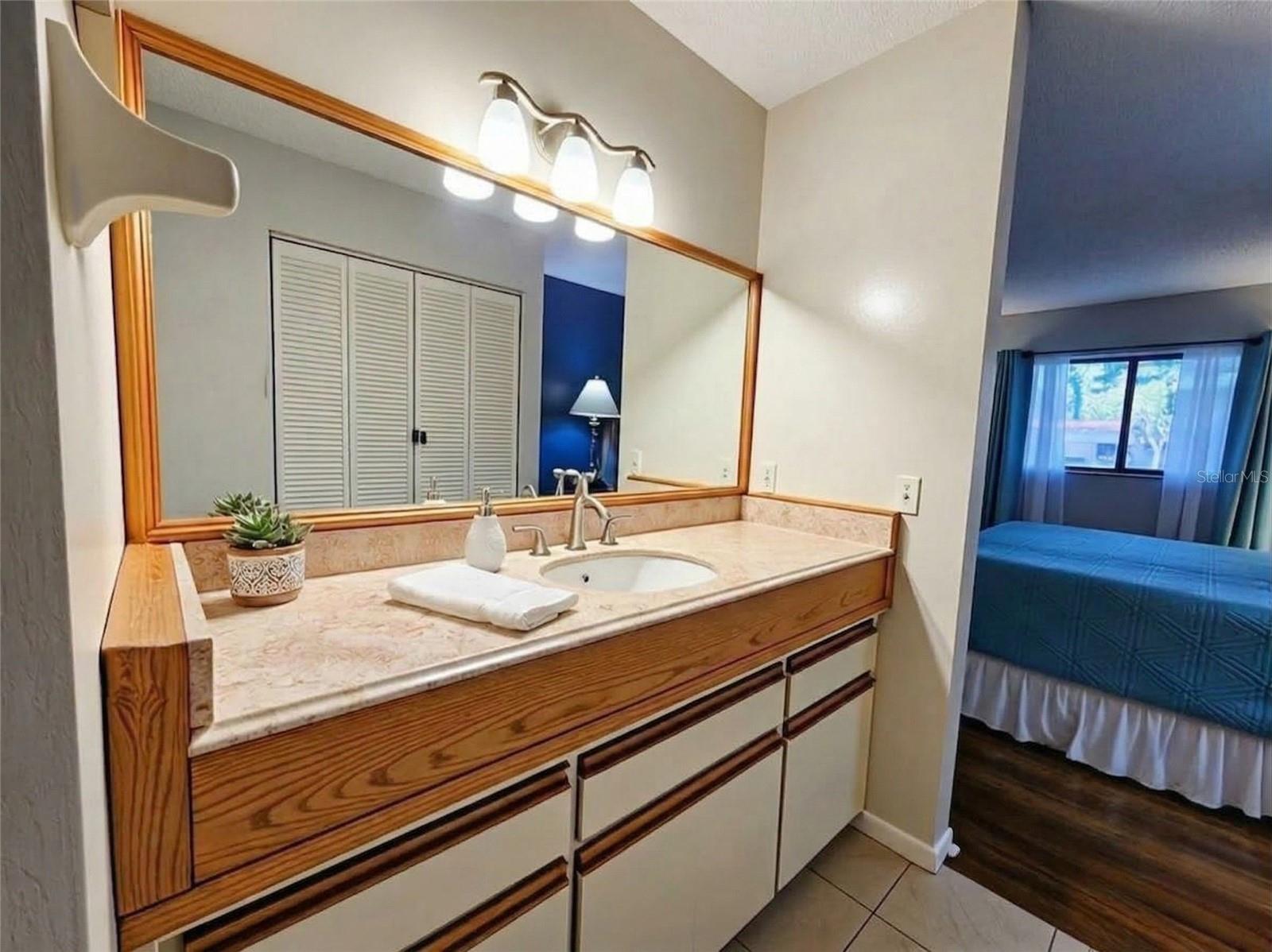 Image 10 of 20 For 20 Lake Forest Court