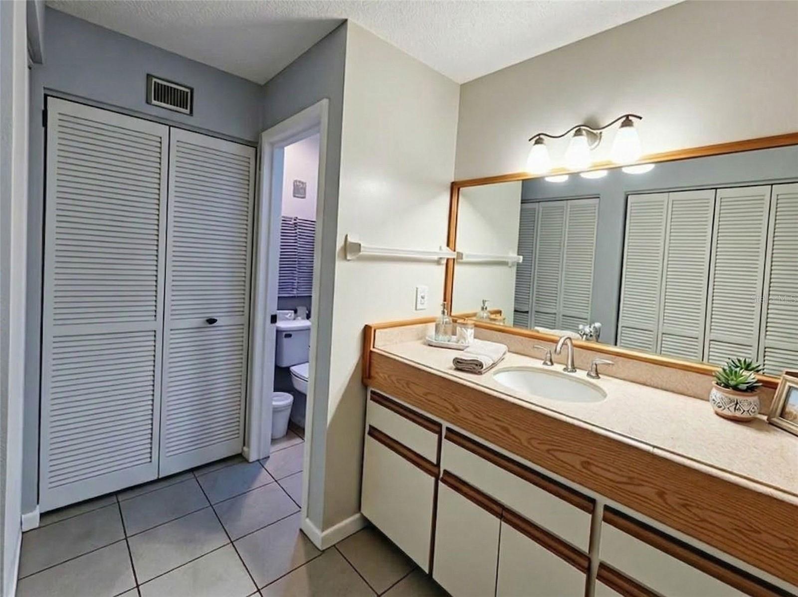 Image 11 of 20 For 20 Lake Forest Court