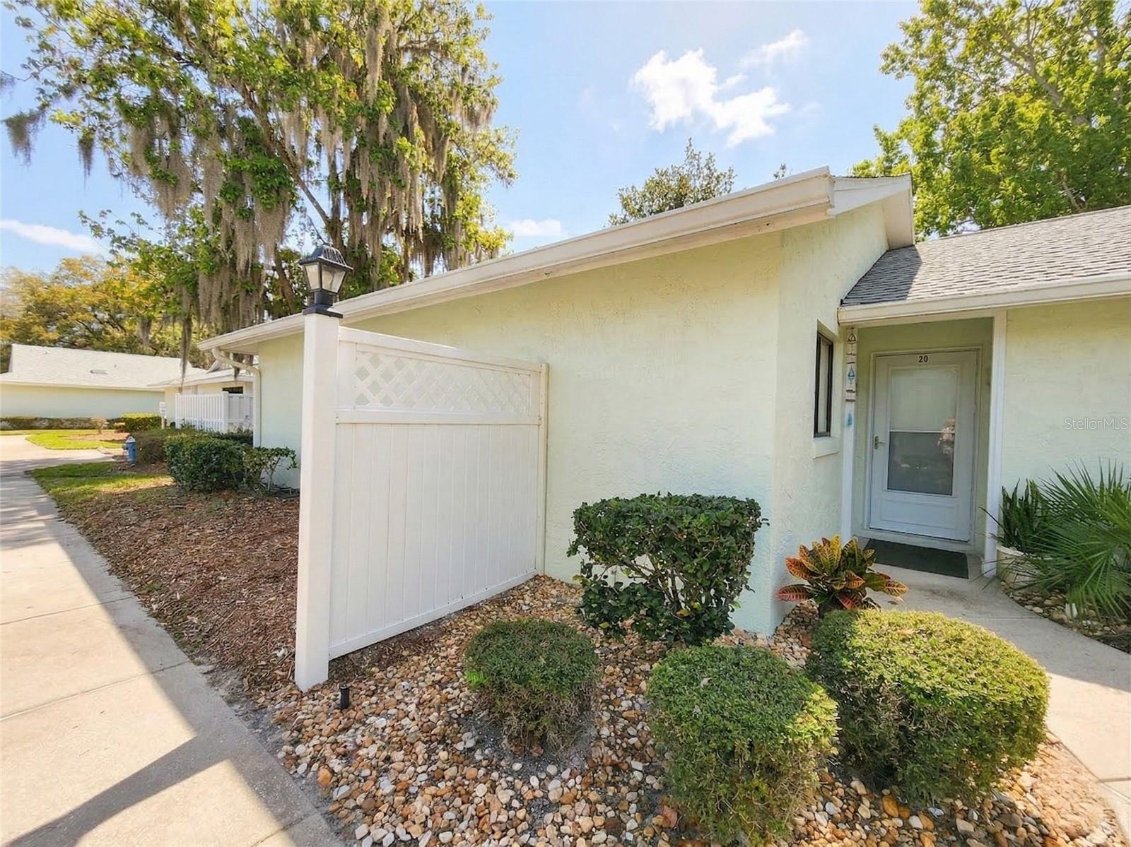 Image 3 of 20 For 20 Lake Forest Court