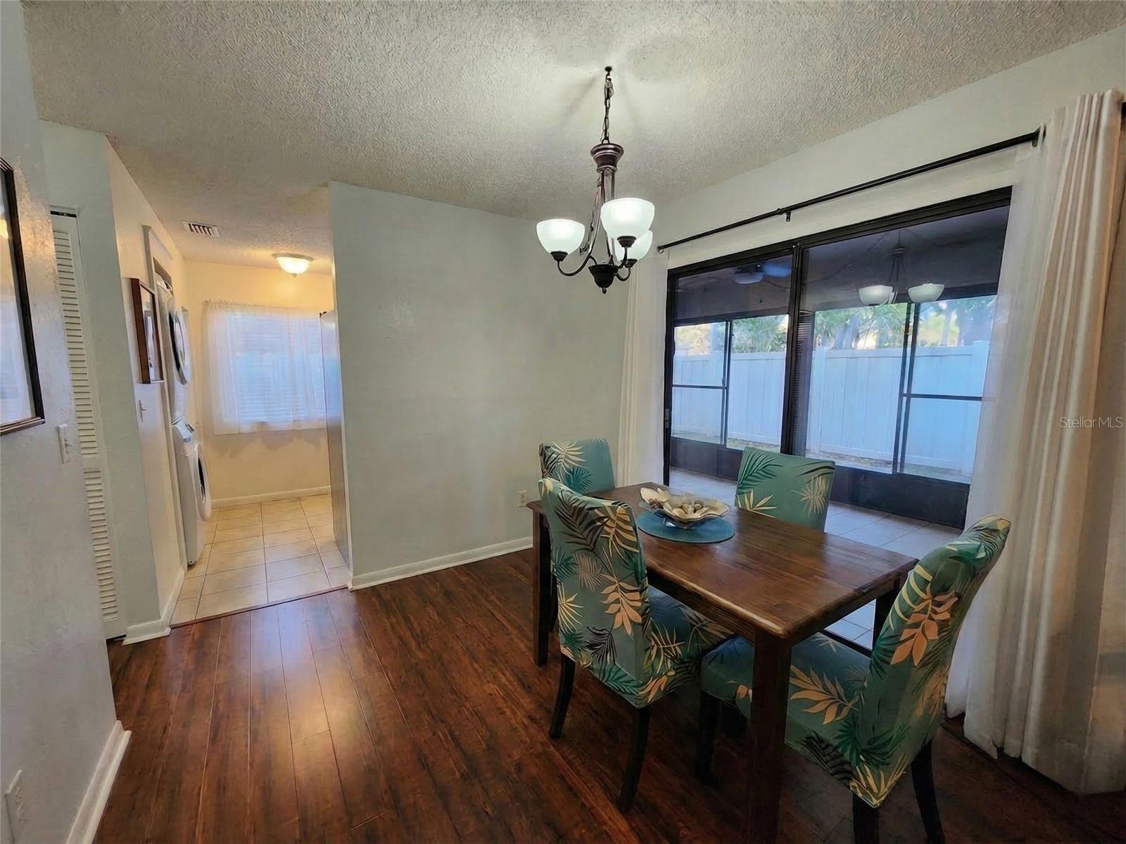 Image 5 of 20 For 20 Lake Forest Court