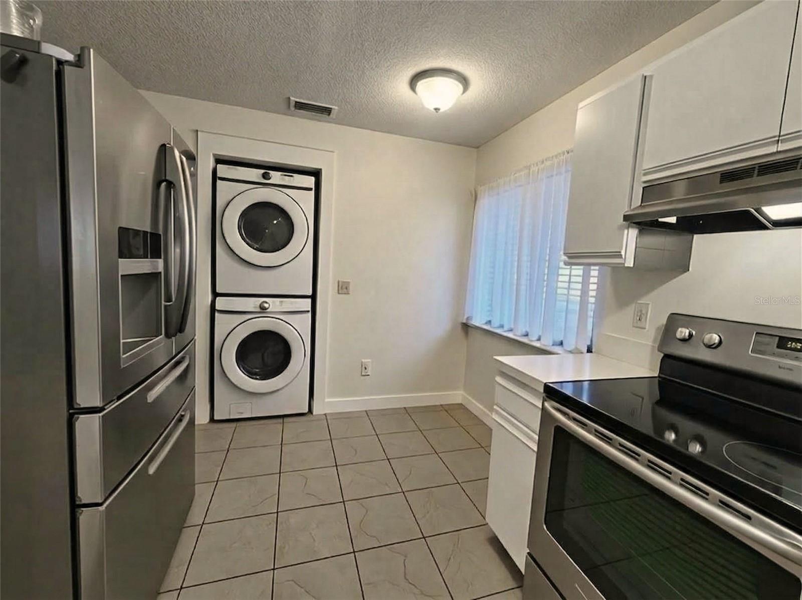 Image 7 of 20 For 20 Lake Forest Court