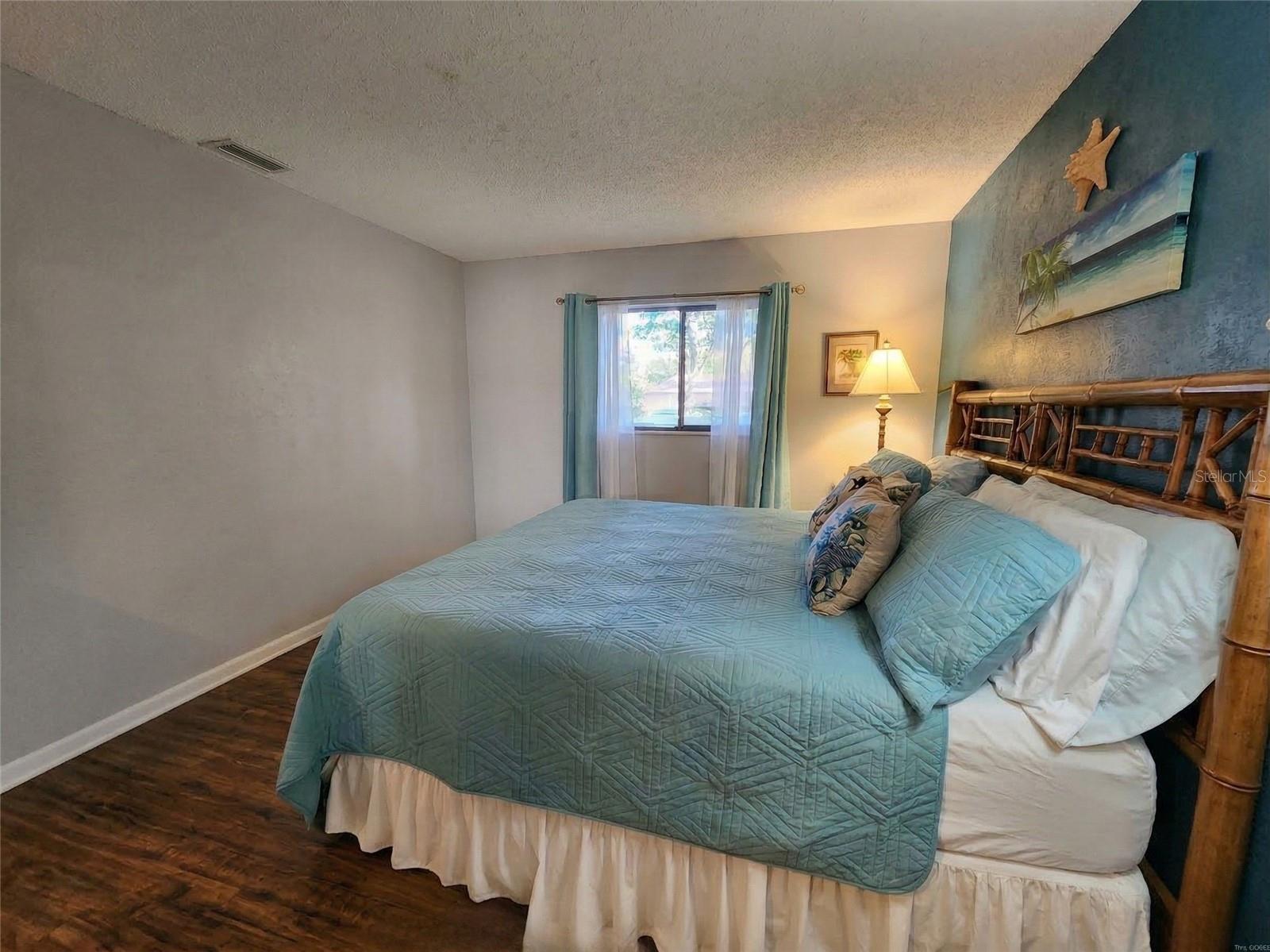 Image 9 of 20 For 20 Lake Forest Court