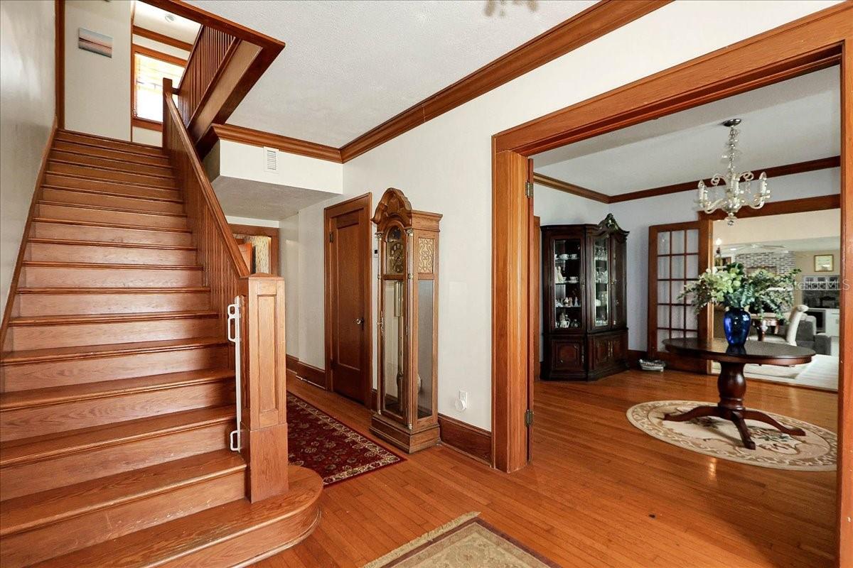 Image 10 of 89 For 405 Lakeshore Drive