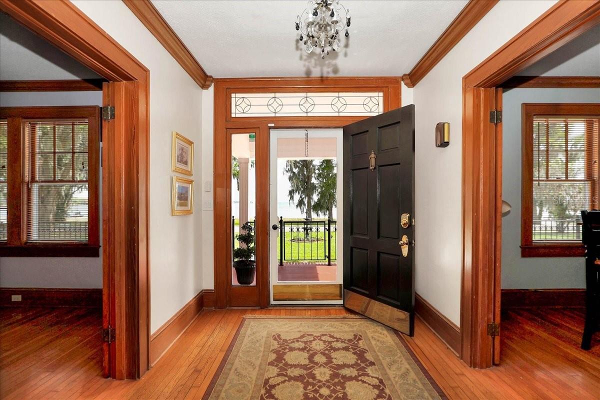 Image 11 of 89 For 405 Lakeshore Drive