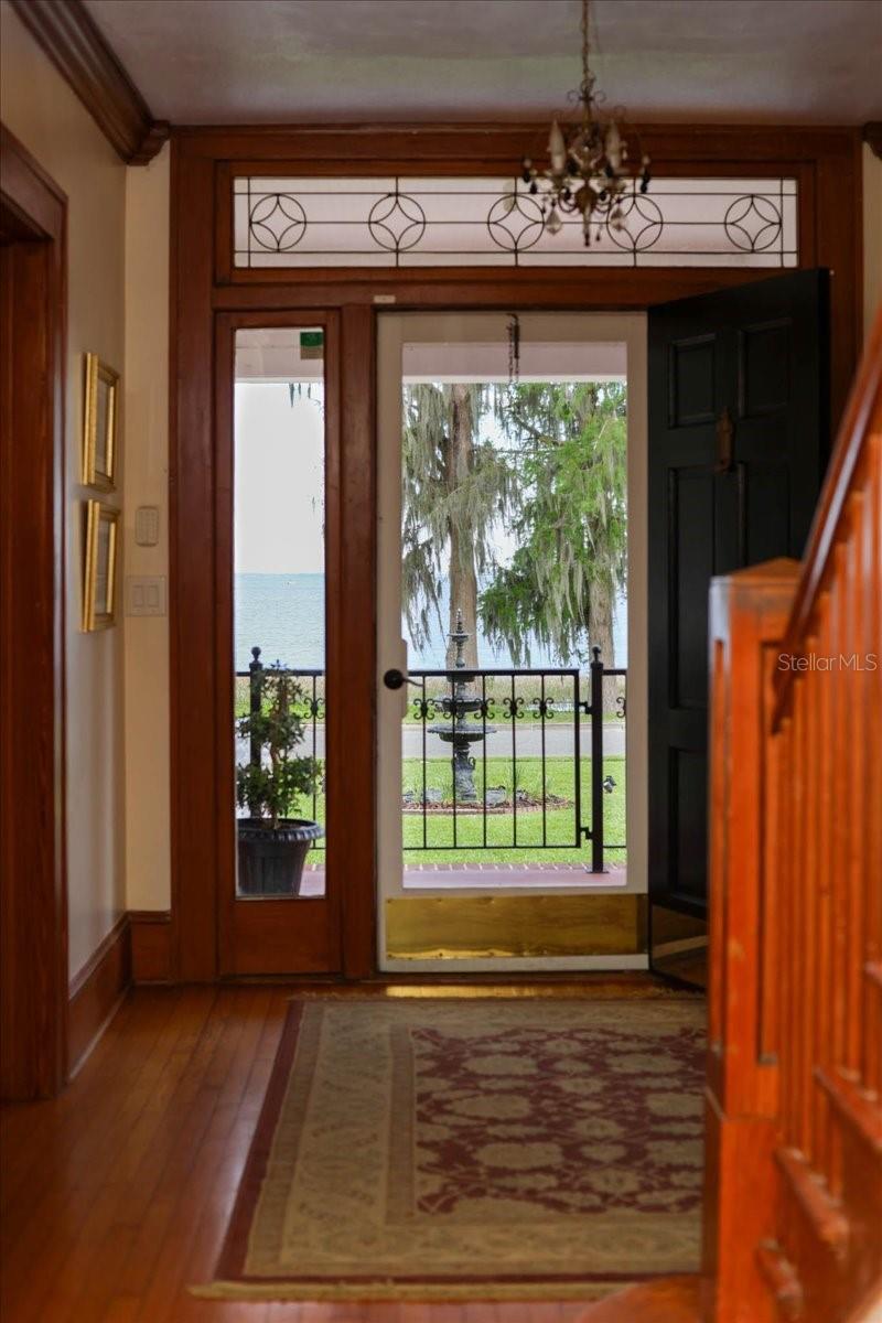 Image 12 of 89 For 405 Lakeshore Drive