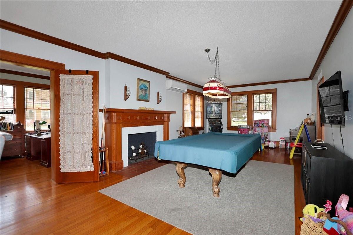 Image 15 of 89 For 405 Lakeshore Drive