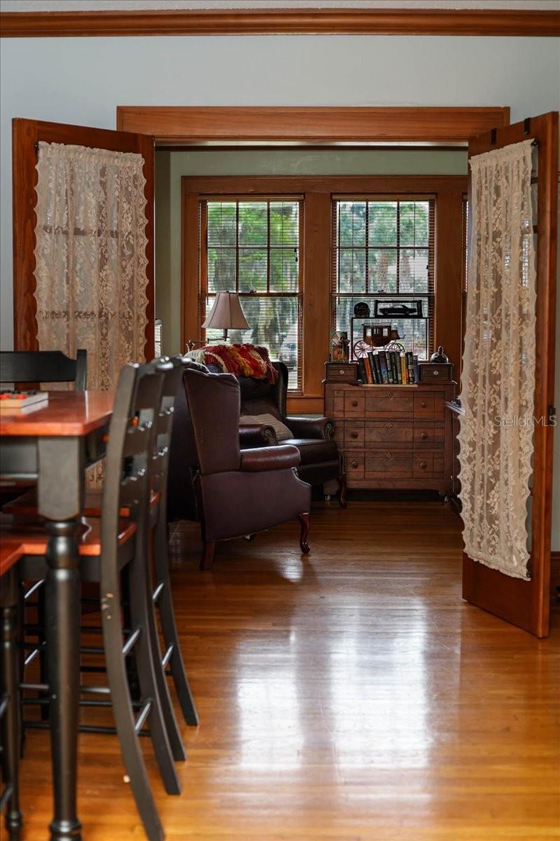 Image 17 of 89 For 405 Lakeshore Drive