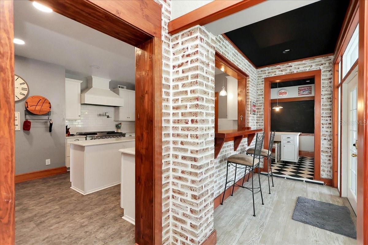 Image 30 of 89 For 405 Lakeshore Drive