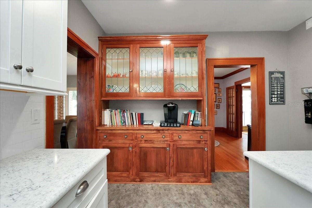 Image 36 of 89 For 405 Lakeshore Drive