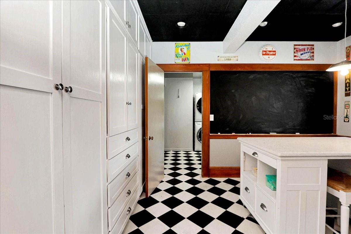 Image 37 of 89 For 405 Lakeshore Drive